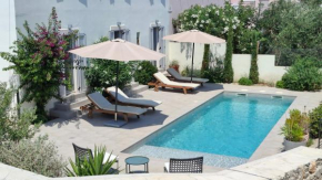 Villa Mira with a heated pool and a sea view
